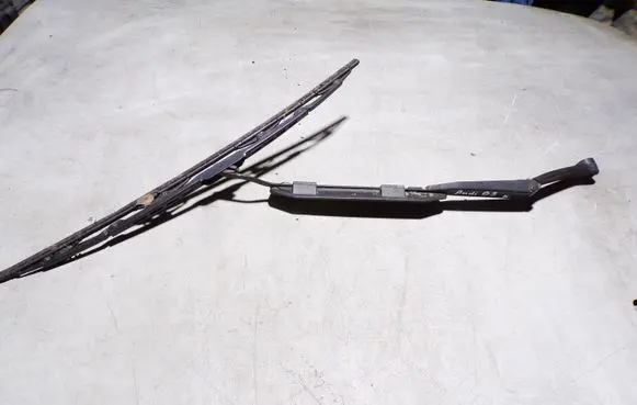 Audi 80 90 B3 Front wiper blade arm 893955407E