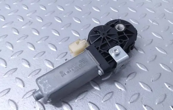 BMW 7 E65 E66 Seat adjustment motor 8316668 0390201972