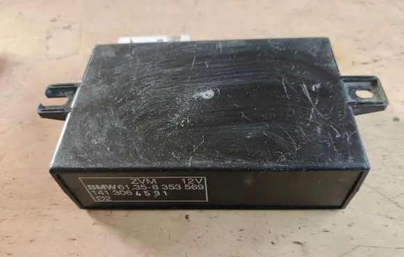 BMW 5 E34 Comfort/convenience module 61358353569 8353569