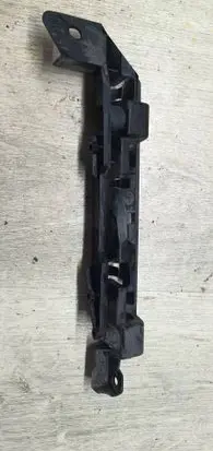 Renault Laguna III Fender mounting bracket 622200006R