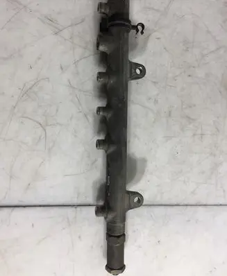 Opel Vivaro Fuel main line pipe 0445214024 7700114017