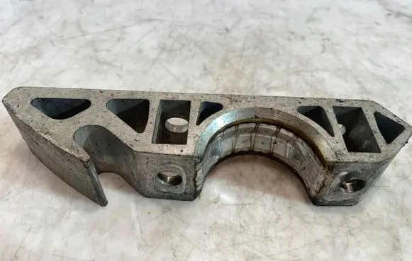 Audi Q7 4L Sway bar bush bracket, front 7L0411063B 001023377