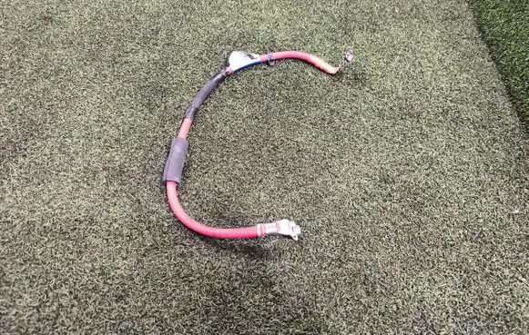 Renault Trafic III (X82) Positive cable (battery) 240809677R
