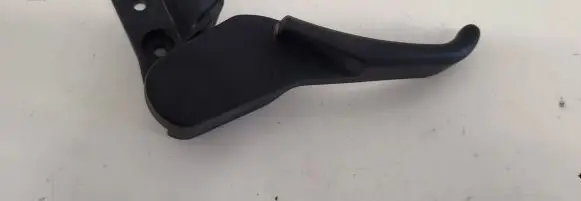 Volkswagen PASSAT B5 Engine bonnet (hood) release handle 3B1823533