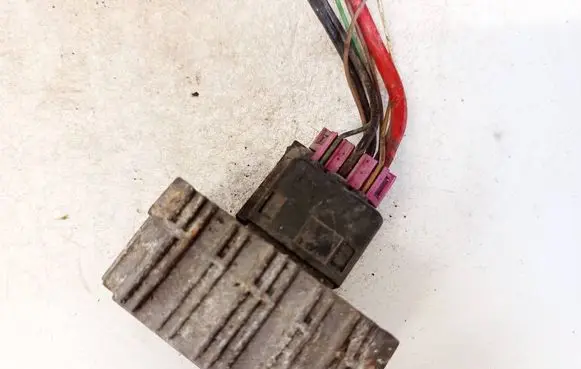 Opel Astra H Glow plug pre-heat relay 55354141 51299018a