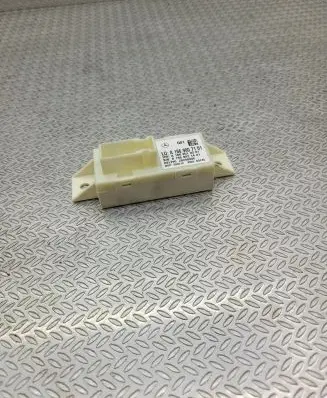 Mercedes-Benz C W204 Light module LCM A1669007101