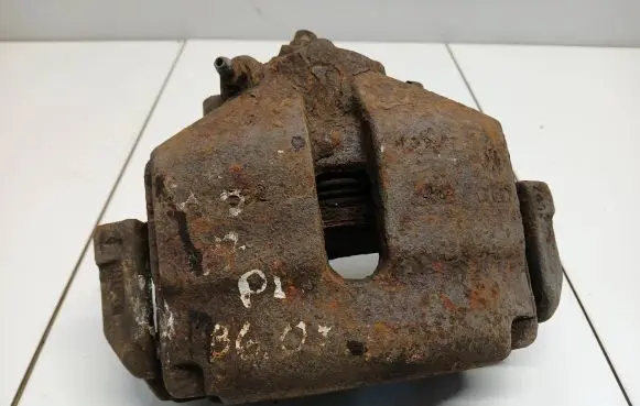 Volkswagen PASSAT B6 Front brake caliper
