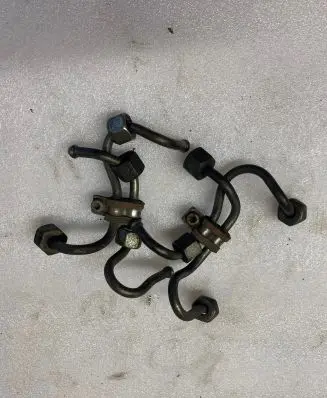 Fuel injector supply line/pipe