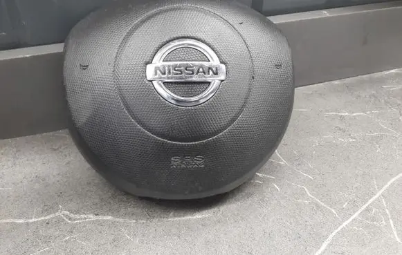 Nissan Micra Steering wheel airbag