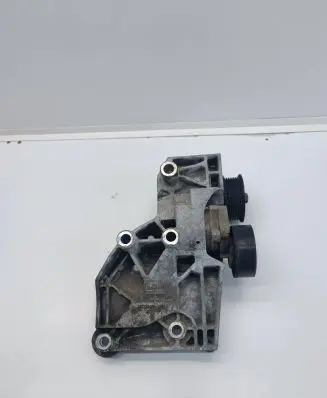 Opel Zafira C A/C compressor mount bracket 55582510 532274354