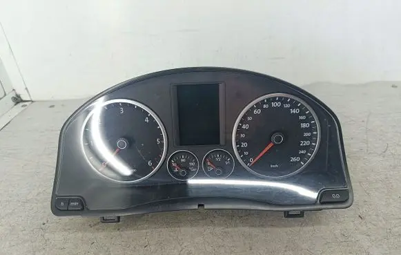 Volkswagen Tiguan Speedometer (instrument cluster)