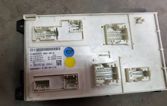 Mercedes-Benz ML W166 SAM control unit A1669008903