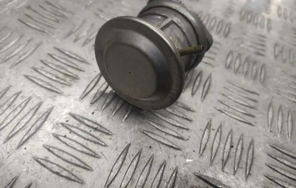 Audi A6 S6 C5 4B EGR valve 078131166