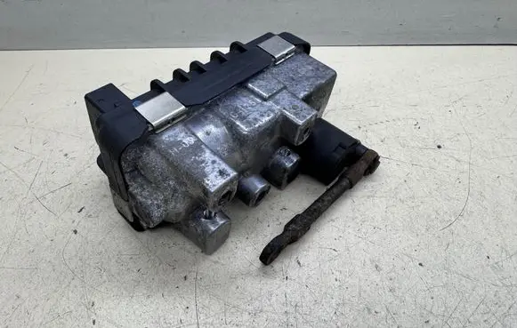 BMW 5 E60 E61 Turbine electric control actuator G125
