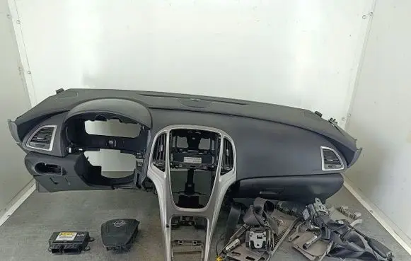Opel Astra J Dashboard 