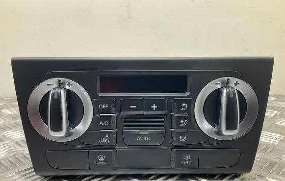 Audi Q3 8U Climate control unit 8U0820043D