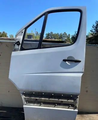 Mercedes-Benz Sprinter W906 Front door