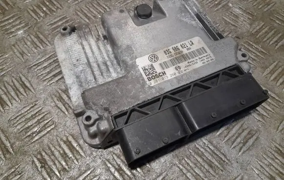 Volkswagen PASSAT B6 Engine control unit/module 03G906021LR 0281013260 1039S15256