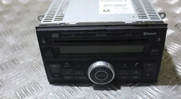 Nissan Qashqai Radio/GPS head unit trim 28185JD05A
