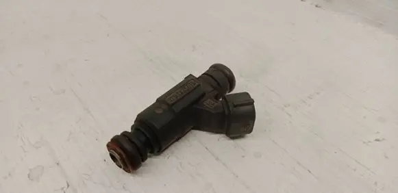 Audi A8 S8 D3 4E Fuel injector 079133551B