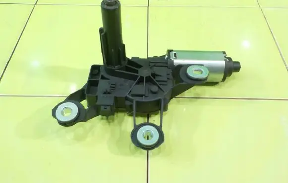 Land Rover Freelander 2 - LR2 Rear window wiper motor 