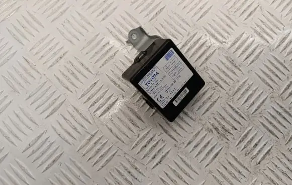 Toyota Corolla Verso AR10 Door control unit/module 897410F010 61B168000