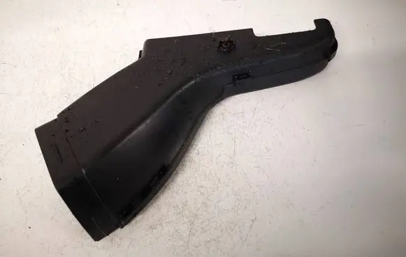 Volkswagen PASSAT B5 Air intake hose/pipe 058129617A
