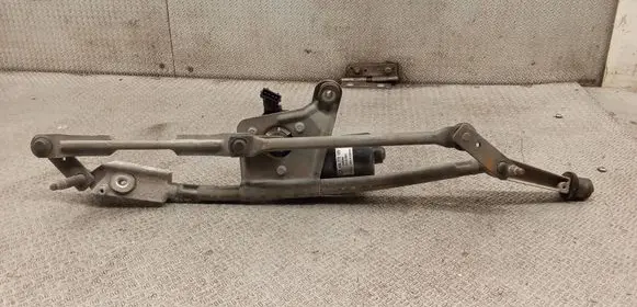 Volvo V70 Front wiper linkage and motor 30753099 8648343