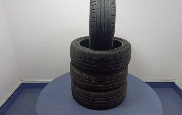 Ford Ecosport R17 summer tire 