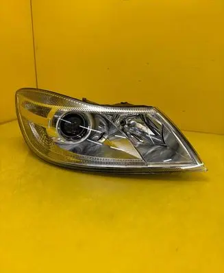 Skoda Octavia Mk2 (1Z) Headlight/headlamp 1Z1941016F