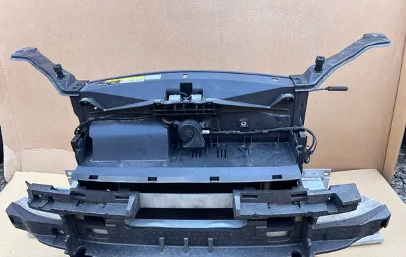 Volkswagen Multivan T7 Front bumper support beam 