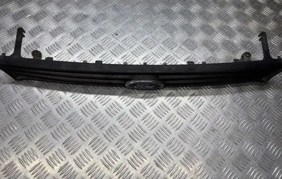 Ford Focus Front grill 98ab8200a