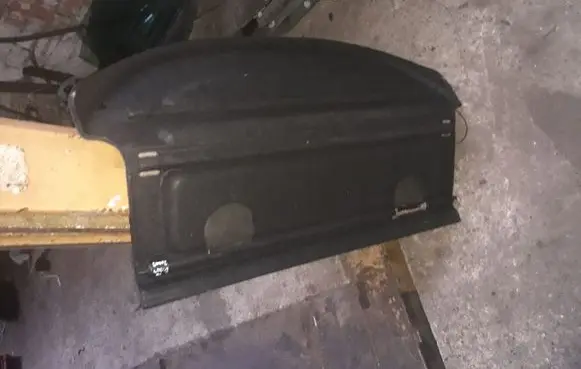Mitsubishi Carisma Trunk separation 
