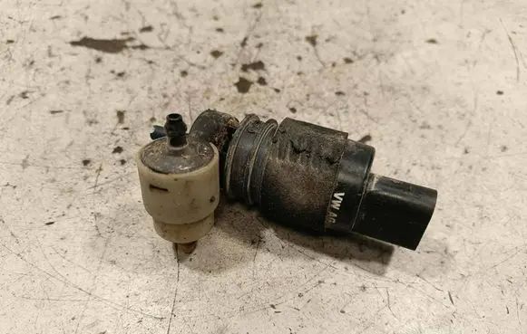 Audi Q7 4M Windscreen/windshield washer pump 1K6955651 3122789