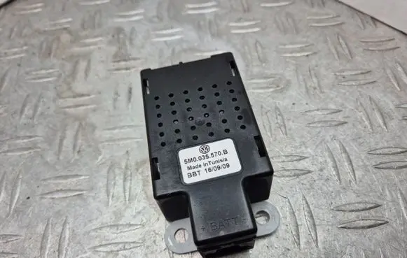Volkswagen Golf VI Aerial antenna amplifier 5M0035570B