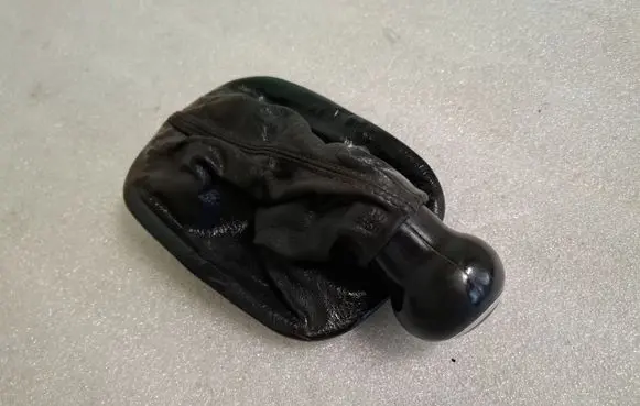 Volkswagen PASSAT B5.5 Gear lever shifter trim leather/knob 