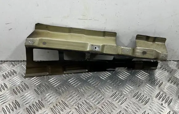 Skoda Octavia Mk2 (1Z) Fender mounting bracket 1Z0821161