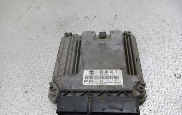 Volkswagen Touareg I Engine control unit/module 070906016AA 0281011481