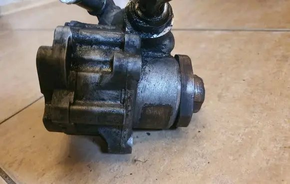 Volkswagen Transporter - Caravelle T4 Power steering pump 91130