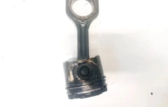 Peugeot 207 Piston with connecting rod