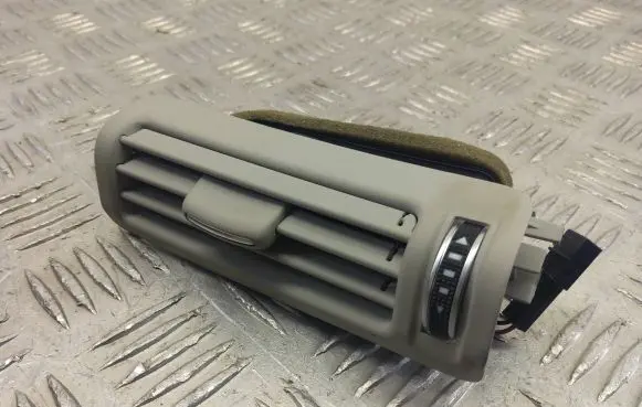 Audi A6 S6 C7 4G Air vent grill in roof 4G0819209E