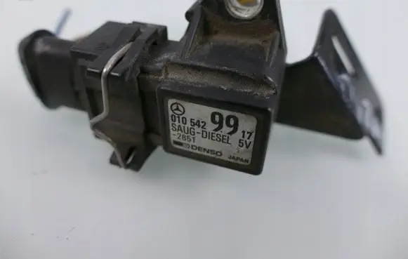 Mercedes-Benz E W210 Air pressure sensor 0105429917