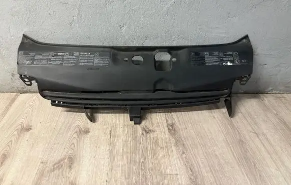 Renault Clio II Front bumper upper radiator grill 7700846870