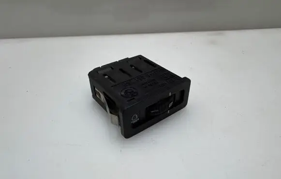 BMW 5 E34 Headlight level height control switch 8351268 21282000