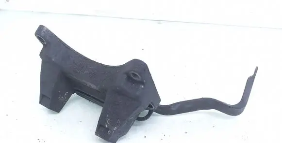Gearbox mounting bracket