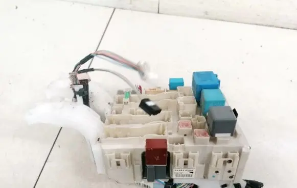 Toyota Yaris Fuse box set 601030500 60103-0500