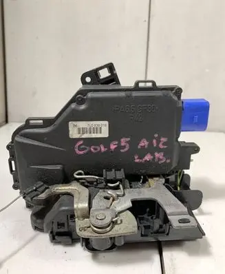 Volkswagen Golf V Rear door lock 7L0839016