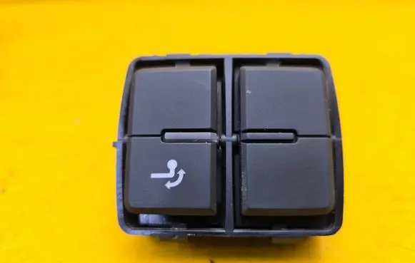 Volkswagen Touareg II Switch for retractable tow bar 7P6959511J