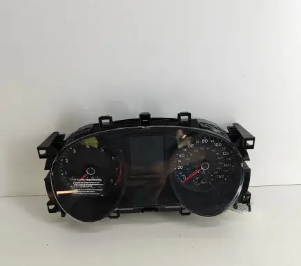 Volkswagen Tiguan Speedometer (instrument cluster) 5NA920950E