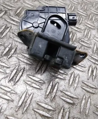 Toyota Auris 150 Loading door lock 